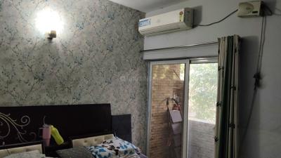 Bedroom Image of 1600 Sq.ft 2 BHK Apartment / Flat for sale in Express View Apartment Super MIG, Sector 93 Noida for Rs. 10000000