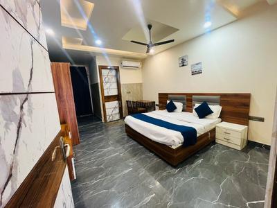 Bedroom Image of Shiv niwas girls pg room in Sector 44, Noida