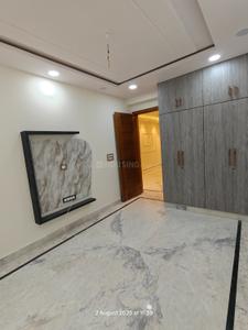 Bedroom Image of 780 Sq.ft 1 BHK Builder Floor for sale in Shalimar Bagh New Delhi for Rs. 12100000