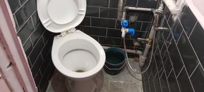 Bathroom Image of 450 Sq.ft 1 BHK Apartment / Flat for sale in Digvijay Plot Jamnagar for Rs. 800000