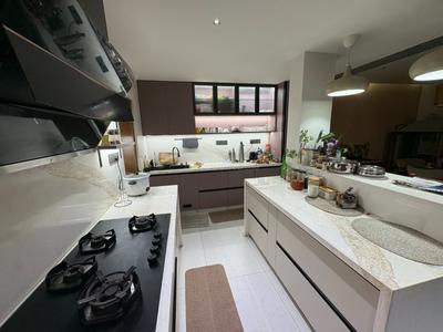 Kitchen Image of 4200 Sq.ft 4 BHK Villa for sale in NSL LGCL Luminaire, Jeevan Bima Nagar Bengaluru for Rs. 80000000