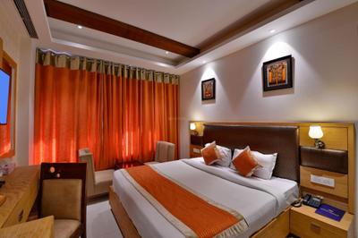 Bedroom Image of 3120 Sq.ft 4.5 BHK Apartment / Flat for sale in Khar West Mumbai for Rs. 170000000