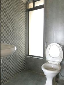Common Bathroom Image of 850 Sq.ft 2 BHK Apartment / Flat for rent in ACME Ozone Phase 2, Thane West Thane for Rs. 41000