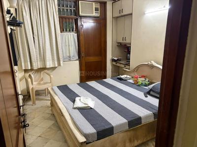 Bedroom Image of 900 Sq.ft 2 BHK Builder Floor for rent in Lajpat Nagar New Delhi for Rs. 48000