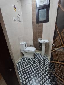 Bathroom Image of 950 Sq.ft 2 BHK Builder Floor for sale in Vaishali Ghaziabad for Rs. 5250000