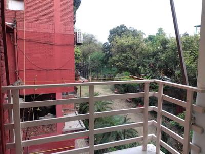 Balcony Image of 1500 Sq.ft 2 BHK Builder Floor for rent in Safdarjung Development Area New Delhi for Rs. 70000