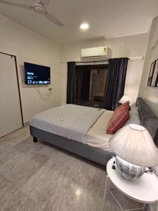 Bedroom Image of 600 Sq.ft 1 BHK Apartment / Flat for rent in Bandra West Mumbai for Rs. 110000