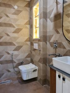 Common Bathroom Image of 900 Sq.ft 3 BHK Apartment / Flat for sale in Goyal Apartment, Najafgarh New Delhi for Rs. 9000000