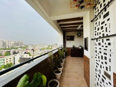 Balcony Image of 3302 Sq.ft 3 BHK Apartment / Flat for sale in Parx Laureate, Sector 108 Noida for Rs. 56500000