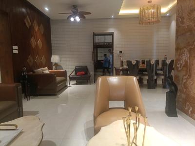 6 BHK Flat