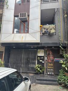 Image of 900 Sq.ft 3 BHK Apartment / Flat for rent in Rohini Luxury Floors, Sector 4 Rohini, New Delhi for Rs. 30000