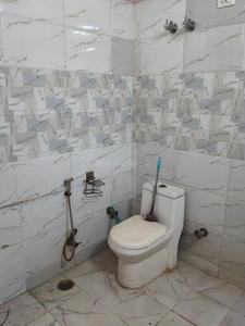 Bathroom Image of 1850 Sq.ft 4 BHK Builder Floor for rent in Sector 46 Noida for Rs. 45000