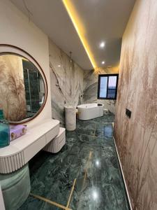 Bathroom Image of 7000 Sq.ft 4.5 BHK Independent House for sale in Turner Road Dehradun for Rs. 65000000