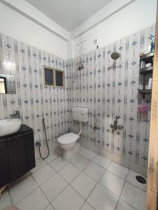 Bathroom Image of 1600 Sq.ft 3 BHK Independent House for rent in Vandana Nagar Indore for Rs. 28000