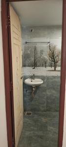 Bathroom Image of 900 Sq.ft 1 BHK Independent House for rent in Madhavaram Chennai for Rs. 13500