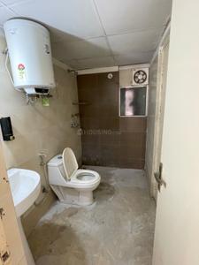 Bathroom Image of 2000 Sq.ft 4 BHK Apartment / Flat for rent in Mittal Rajnagar Residency, Raj Nagar Extension Ghaziabad for Rs. 35000