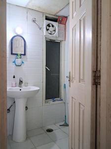 Common Bathroom Image of 1150 Sq.ft 2.5 BHK Apartment / Flat for sale in Supertech Cape Town, Sector 74 Noida for Rs. 11500000