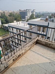 Balcony Image of 2000 Sq.ft 5 BHK Apartment / Flat for rent in Atladara Vadodara for Rs. 30000