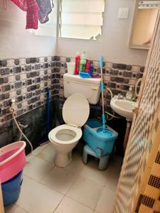 Bathroom Image of 450 Sq.ft 1 BHK Builder Floor for rent in Jayanagar Bengaluru for Rs. 14000