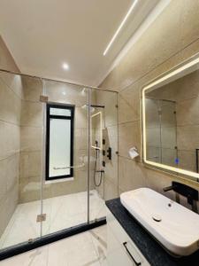 Image of 4450 Sq.ft 5 BHK Independent House for sale in Sector 10, Panchkula for Rs. 95000000