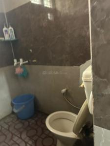 Bathroom Image of 700 Sq.ft 1 BHK Independent House for rent in Alpha II Greater Noida for Rs. 13500