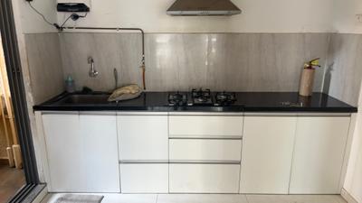 Kitchen Image of 790 Sq.ft 2 BHK Apartment / Flat for rent in Manhattan, Charholi Budruk Pune for Rs. 25000