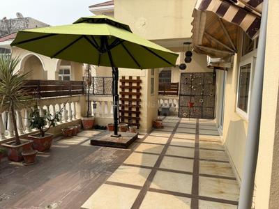 Balcony Image of 4500 Sq.ft 4 BHK Penthouse for sale in Amrapali Silicon City, Sector 76 Noida for Rs. 50000000