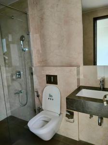 Bathroom Image of 1900 Sq.ft 3 BHK Apartment / Flat for rent in Piramal Mahalaxmi South Tower, Worli Mumbai for Rs. 399999