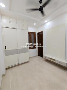 Bedroom Image of 820 Sq.ft 3 BHK Builder Floor for sale in Shalimar Bagh New Delhi for Rs. 18200000