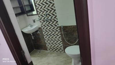 Bathroom Image of 1133 Sq.ft 1 BHK Builder Floor for rent in Sector 40 Gurgaon for Rs. 25000