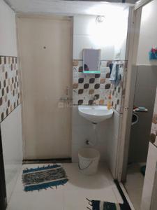 Bathroom Image of 450 Sq.ft 1 BHK Apartment / Flat for sale in Mota Varachha Surat for Rs. 1651000
