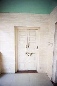 Kitchen Image of 3150 Sq.ft 5 BHK Independent House for sale in Maninagar Ahmedabad for Rs. 40000000
