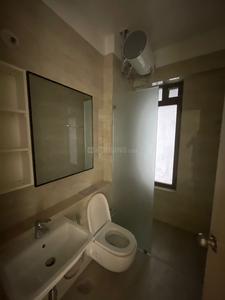 Bathroom Image of 4350 Sq.ft 5 BHK Apartment / Flat for rent in Ahuja Tower, Prabhadevi Mumbai for Rs. 1250000