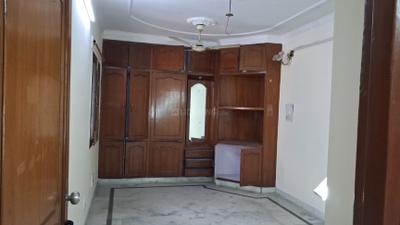 Bedroom Image of 1850 Sq.ft 3 BHK Builder Floor for sale in Sarita Vihar New Delhi for Rs. 27800000