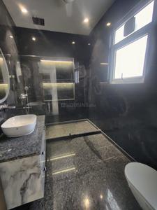 Bathroom Image of 2925 Sq.ft 3 BHK Builder Floor for sale in Defence Colony New Delhi for Rs. 145000000