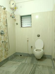 Common Bathroom Image of 1100 Sq.ft 2 BHK Builder Floor for rent in Santoshpur Kolkata for Rs. 23000