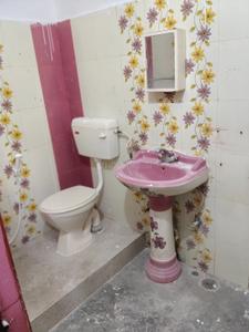 Bathroom Image of 2000 Sq.ft 4.5 BHK Apartment / Flat for rent in Murad Nagar Hyderabad for Rs. 33000