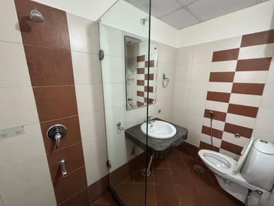 Bathroom Image of 1936 Sq.ft 3 BHK Apartment / Flat for rent in Eldeco Elegance, Gomti Nagar Lucknow for Rs. 45000