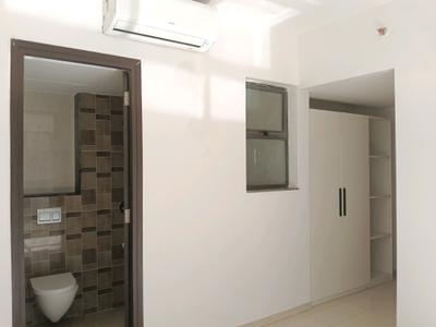 Bedroom Image of 900 Sq.ft 2 BHK Apartment / Flat for rent in Lodha Splendora Riverview, Kasarvadavali Thane for Rs. 26989