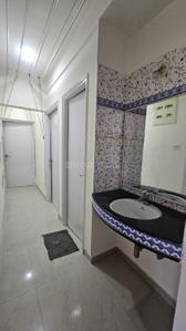Bathroom Image of 1500 Sq.ft 3 BHK Apartment / Flat for rent in Kothrud Pune for Rs. 50000