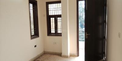 Bedroom Image of 750 Sq.ft 2 BHK Builder Floor for sale in Ramesh Nagar New Delhi for Rs. 8500000
