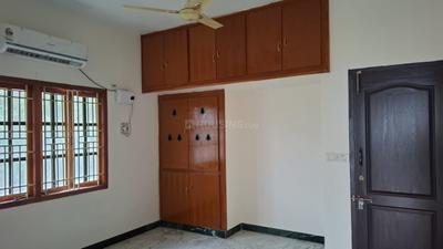 Bedroom Image of 1400 Sq.ft 2 BHK Builder Floor for rent in Kailasapuram Tiruchirappalli for Rs. 15000