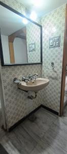 Image of 1120 Sq.ft 2 BHK Villa for rent in Alkapuri, Vadodara for Rs. 25000