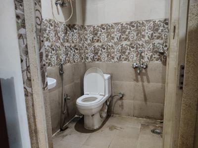 Bathroom Image of 326 Sq.ft 1 RK Builder Floor for rent in Big Block South City 2, Sector 49 Gurgaon for Rs. 12000