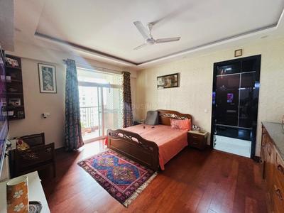 Hall Image of 3302 Sq.ft 3 BHK Apartment / Flat for sale in Parx Laureate, Sector 108 Noida for Rs. 56500000
