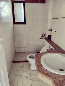 Bathroom Image of 1470 Sq.ft 3 BHK Apartment / Flat for sale in Hiranandani Sovereign, Powai Mumbai for Rs. 51000000