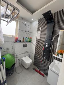 Bathroom Image of 700 Sq.ft 2 BHK Apartment / Flat for sale in Shree Vardhman Mantra, Sector 67 Gurgaon for Rs. 8000000
