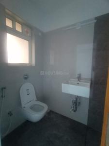 Bathroom Image of 645 Sq.ft 2 BHK Apartment / Flat for sale in Romell Serene, Borivali West Mumbai for Rs. 16000000