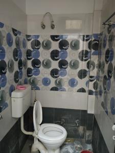 Bathroom Image of 1000 Sq.ft 2 BHK Independent House for rent in Jankipuram Lucknow for Rs. 8500