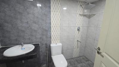 Bathroom Image of 1519 Sq.ft 3 BHK Apartment / Flat for rent in Casagrand Royale, Sholinganallur Chennai for Rs. 46000
